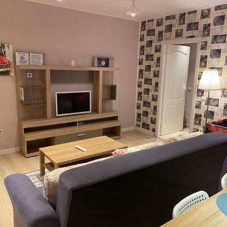 Apartament Igi Red Flat With Free Private Parking Kluż-Napoka Zewnętrze zdjęcie