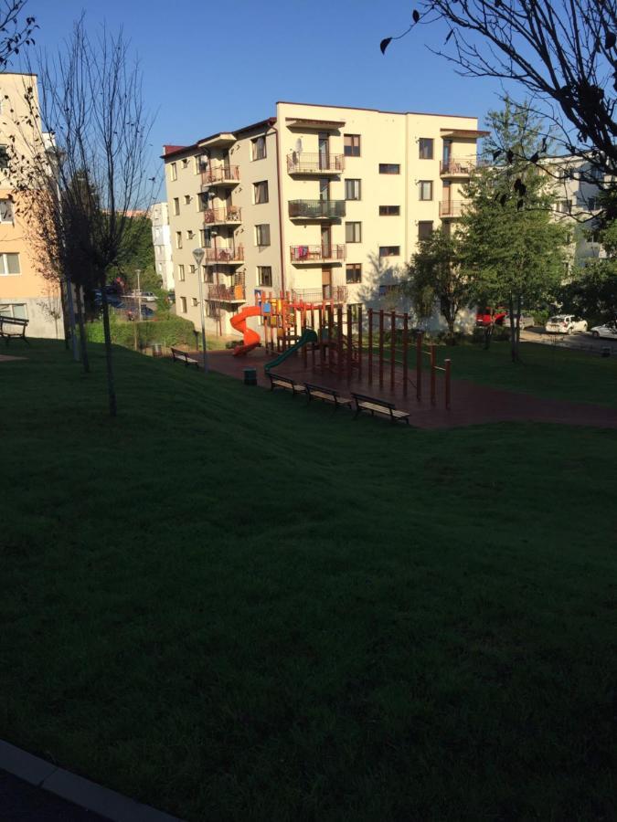 Apartament Igi Red Flat With Free Private Parking Kluż-Napoka Zewnętrze zdjęcie
