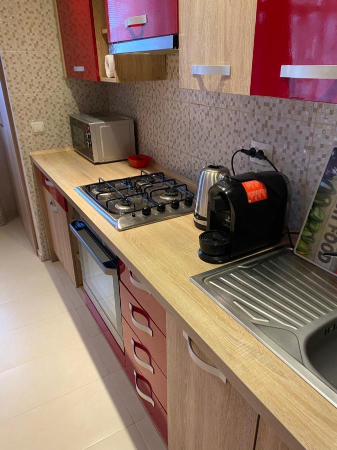 Apartament Igi Red Flat With Free Private Parking Kluż-Napoka Zewnętrze zdjęcie