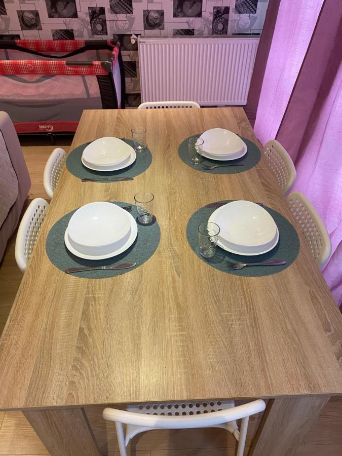 Apartament Igi Red Flat With Free Private Parking Kluż-Napoka Zewnętrze zdjęcie
