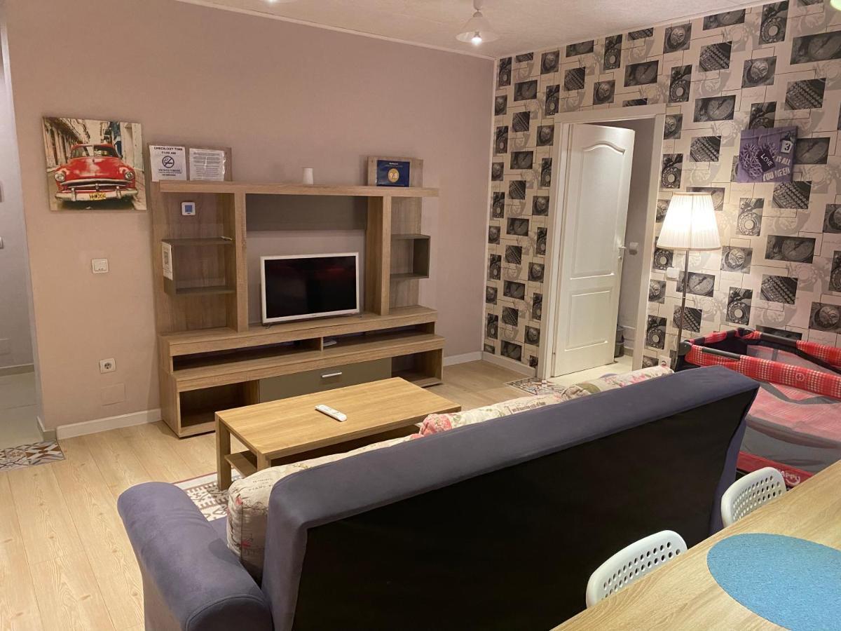 Apartament Igi Red Flat With Free Private Parking Kluż-Napoka Zewnętrze zdjęcie