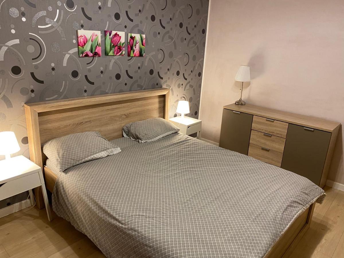 Apartament Igi Red Flat With Free Private Parking Kluż-Napoka Zewnętrze zdjęcie