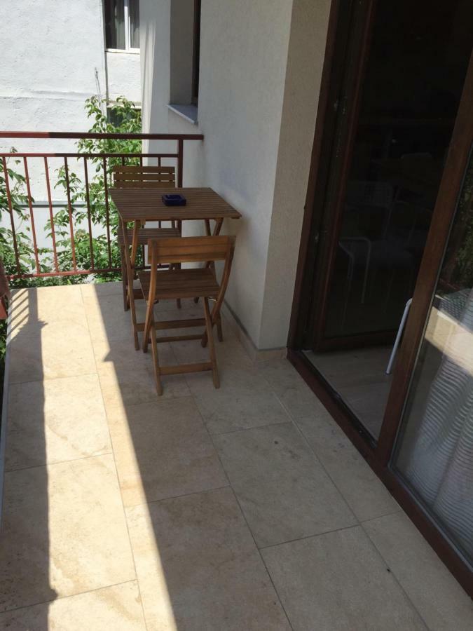 Apartament Igi Red Flat With Free Private Parking Kluż-Napoka Zewnętrze zdjęcie